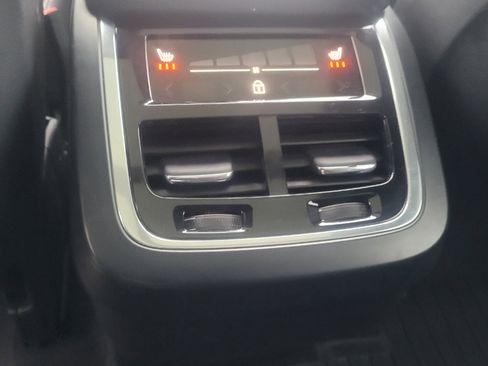 Used 2020 Volvo XC90 T5 Momentum w/ Protection Package Premier image 33