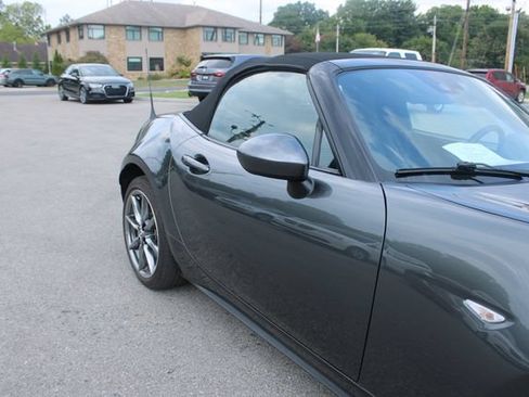 Used 2021 MAZDA MX-5 Miata Grand Touring RWD image 35