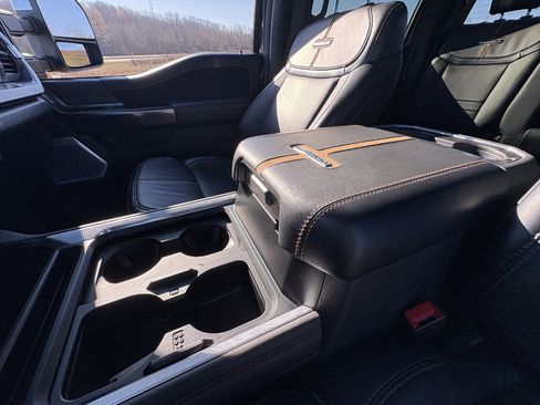 Used 2024 Ford F250 Platinum image 35