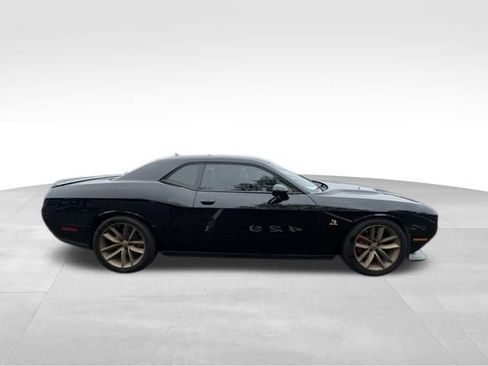 Used 2016 Dodge Challenger R/T Scat Pack w/ Leather Interior Group RWD image 10