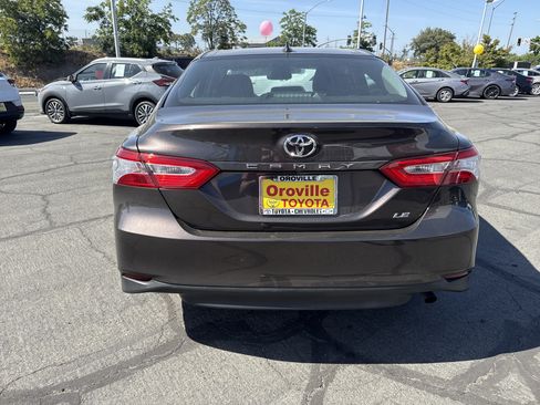 Used 2019 Toyota Camry LE w/ Convenience Package FWD image 4