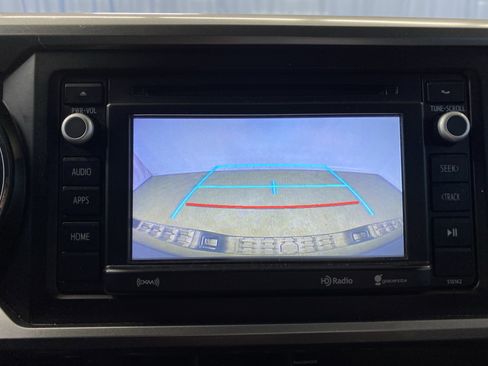 Used 2017 Toyota Tacoma 4x4 Access Cab image 18