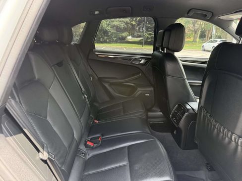 Used 2019 Porsche Macan S AWD/4WD image 16