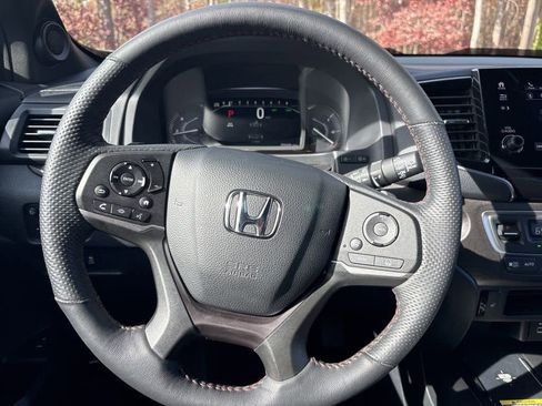 Used 2024 Honda Passport TrailSport image 16