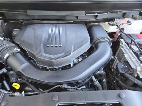 Certified 2025 Chevrolet Traverse Z71 w/ Enhanced Driving Package image 31