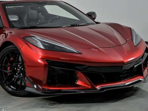 Used 2023 Chevrolet Corvette Z06 w/ Z07 Performance Package image 3