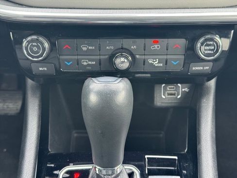 Used 2023 Jeep Compass Limited image 16