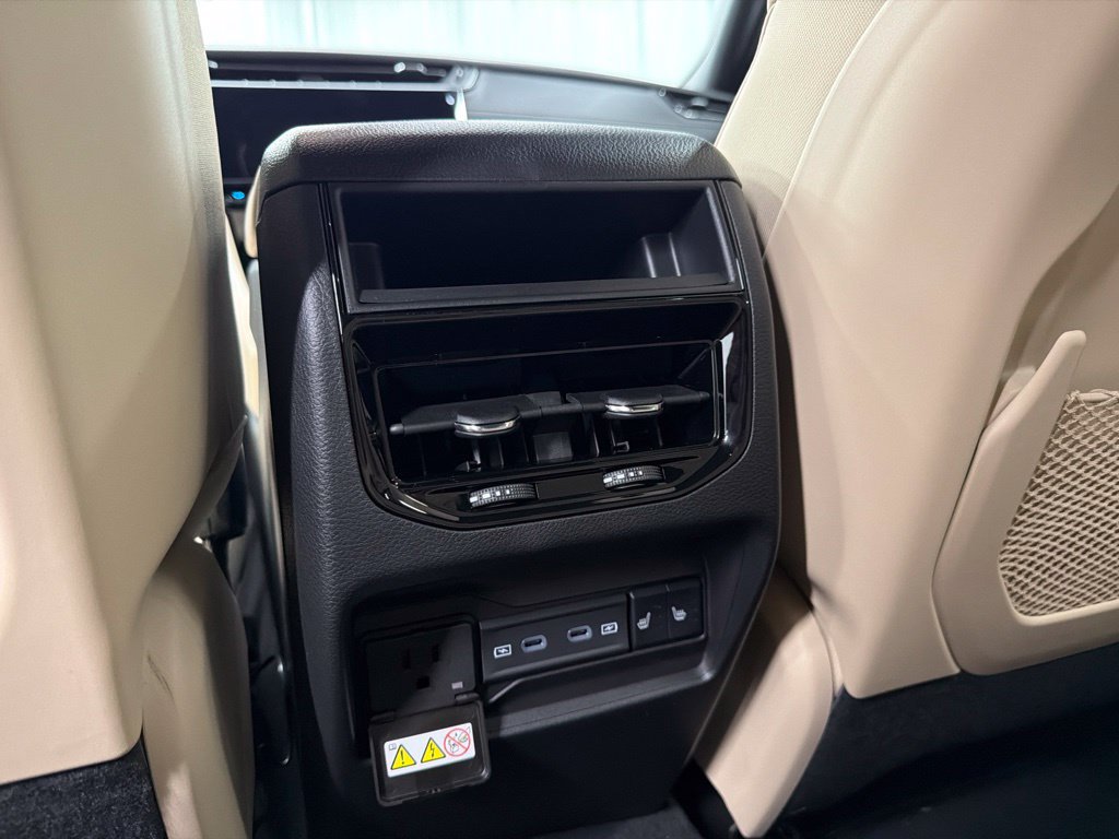 New 2026 Jeep Grand Cherokee Limited AWD/4WD image 13
