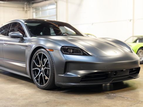 Used 2025 Porsche Taycan RWD image 13