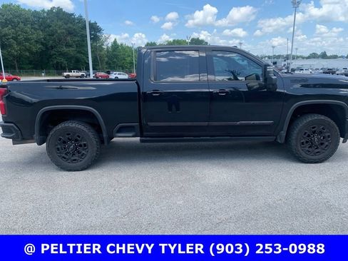 Used 2024 Chevrolet Silverado 2500 High Country w/ High Country Premium Package AWD/4WD image 8