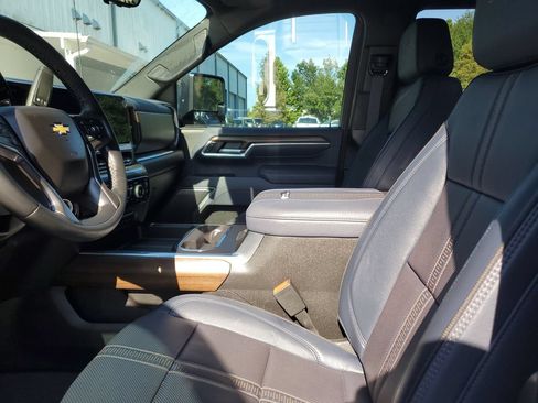 Used 2026 Chevrolet Silverado 3500 High Country w/ High Country Premium Package AWD/4WD image 19
