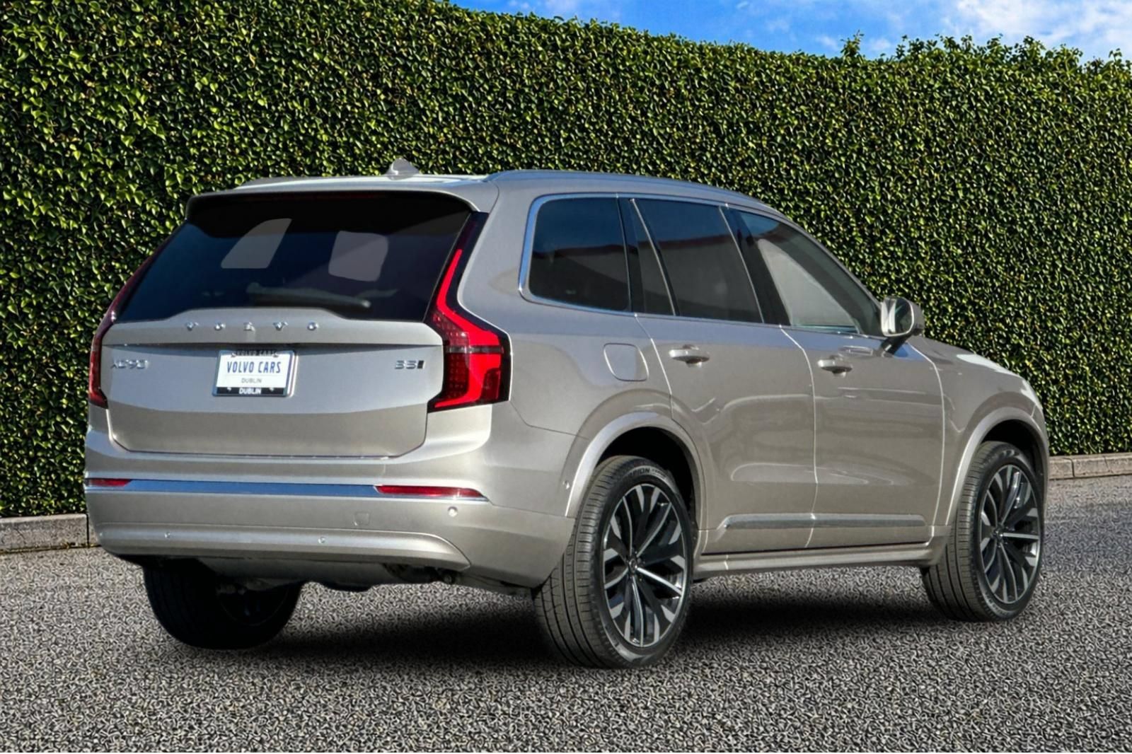 New 2026 Volvo XC90 B5 Ultra w/ Protection Package Premier AWD/4WD image 6