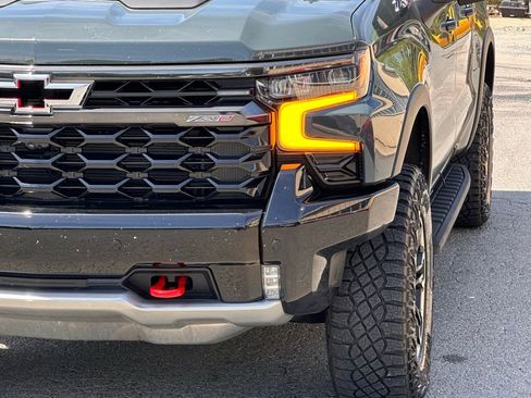 Used 2025 Chevrolet Silverado 1500 ZR2 w/ Technology Package AWD/4WD image 50