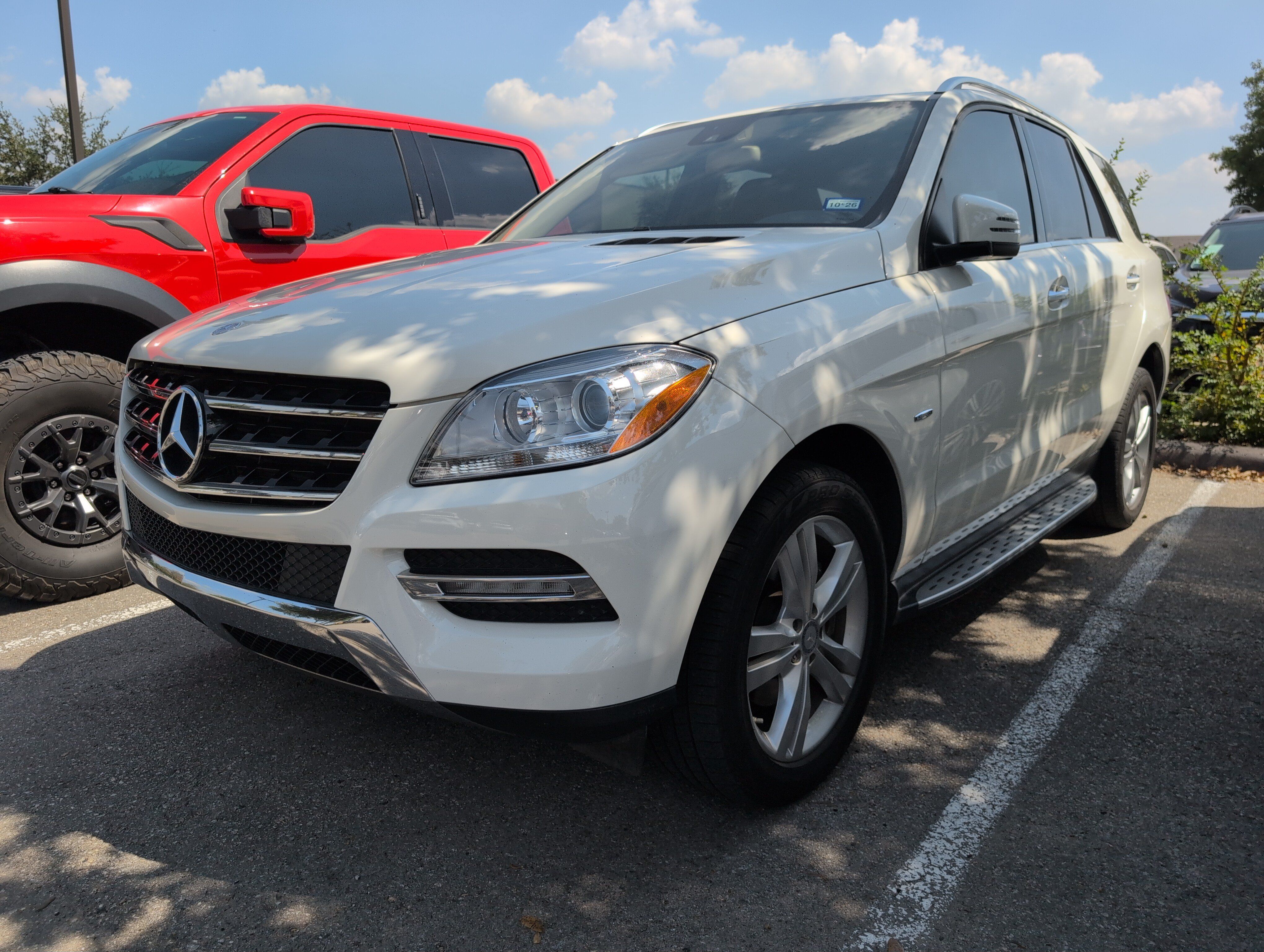 Used 2012 Mercedes-Benz ML 350 BlueTEC 4MATIC image 4