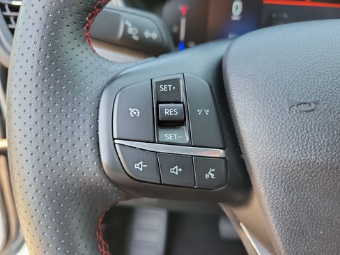 Used 2025 Ford Escape ST-Line Select AWD/4WD image 21