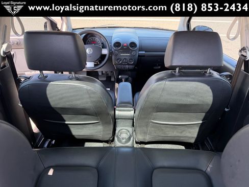 Used 2009 Volkswagen Beetle S FWD image 9
