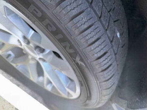 Used 2024 Chevrolet Tahoe LT image 2