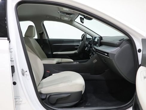 Used 2025 Hyundai Sonata SEL FWD image 30