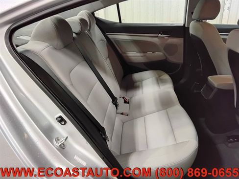 Used 2018 Hyundai Elantra SEL FWD image 15
