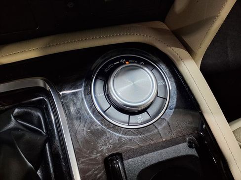 Used 2023 INFINITI QX80 Sensory w/ All-Season Package image 12