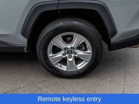 Used 2019 Toyota RAV4 XLE AWD/4WD image 14