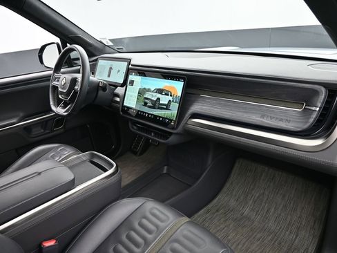 Used 2023 Rivian R1S Adventure image 32