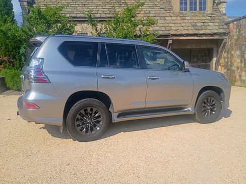 Used 2022 Lexus GX 460 Premium w/ Premium Package AWD/4WD image 11