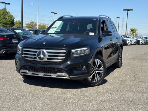 Used 2024 Mercedes-Benz GLB 250 image 2