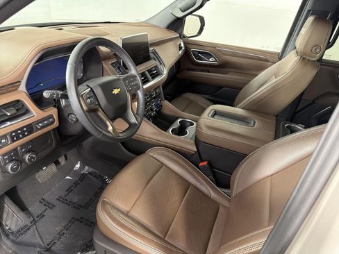 Used 2024 Chevrolet Tahoe High Country AWD/4WD image 11