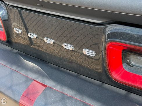 Used 2018 Dodge Challenger SRT Hellcat RWD image 18