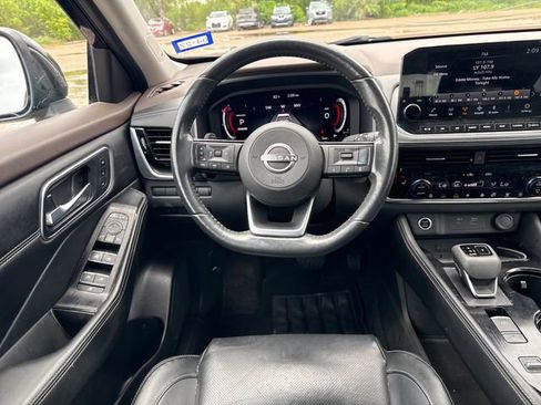 Certified 2022 Nissan Rogue Platinum w/ Head-Up Display Package FWD image 14