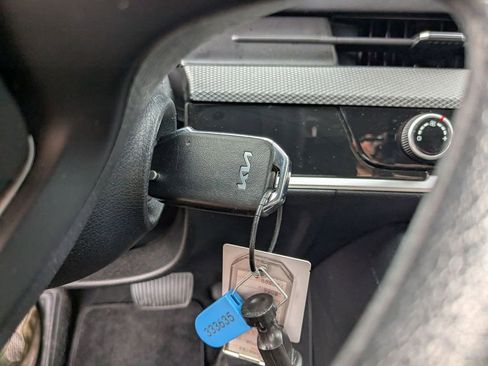 Used 2024 Kia Sportage LX image 31