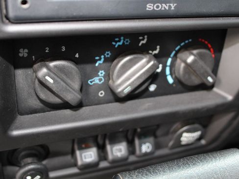 Used 2001 Jeep Cherokee Sport image 54