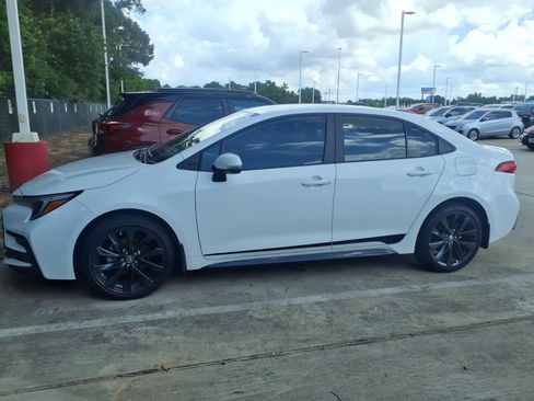 Used 2024 Toyota Corolla SE FWD image 5