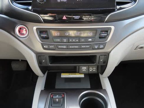 Certified 2022 Honda Pilot Special Edition image 21