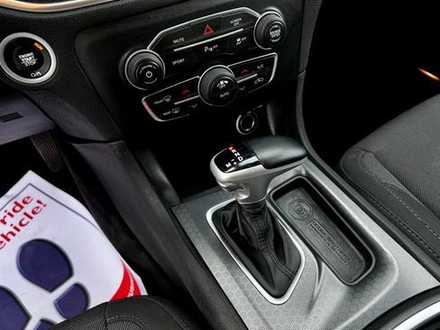 Used 2018 Dodge Charger R/T image 37