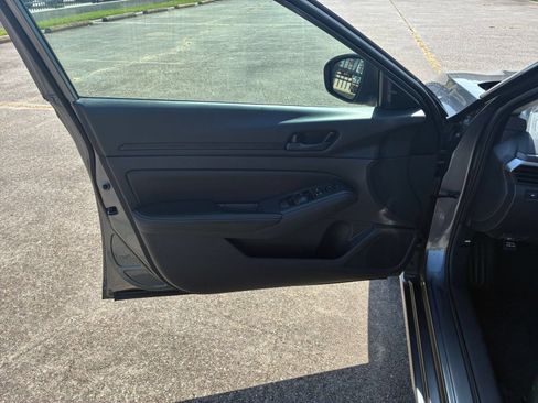 Used 2026 Nissan Altima 2.5 SV FWD image 15