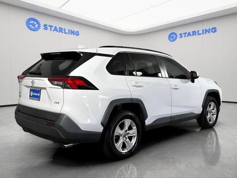 Used 2021 Toyota RAV4 XLE FWD image 10