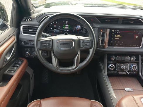 Used 2023 GMC Yukon Denali Ultimate w/ LPO, Floor Liner Package image 17