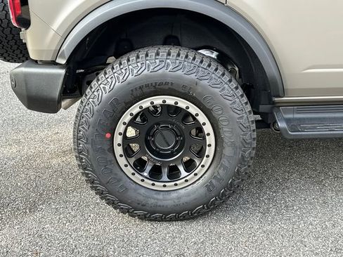 New 2025 Ford Bronco Outer Banks w/ Sasquatch Package AWD/4WD image 17