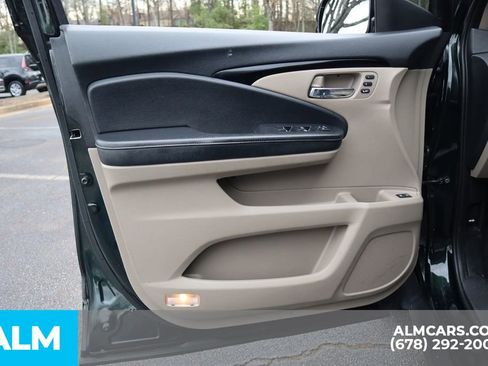 Used 2018 Honda Pilot Touring image 10