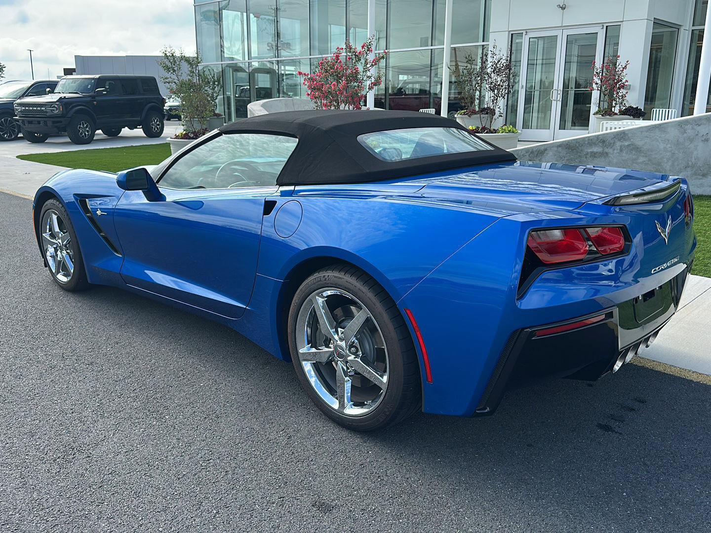 Used 2015 Chevrolet Corvette Stingray Convertible w/ 3LT Preferred Equipment Group RWD image 35