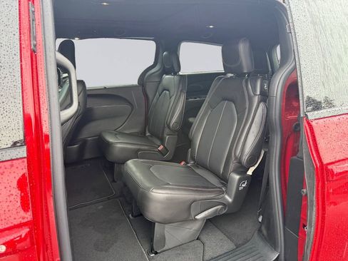 New 2026 Chrysler Pacifica Select FWD image 16