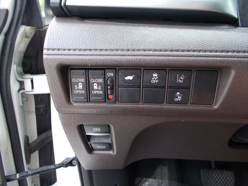 Used 2019 Honda Odyssey EX-L image 14