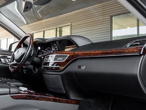 Used 2011 Mercedes-Benz S 550 image 44