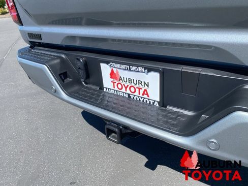 Used 2025 GMC Canyon AT4 AWD/4WD image 10