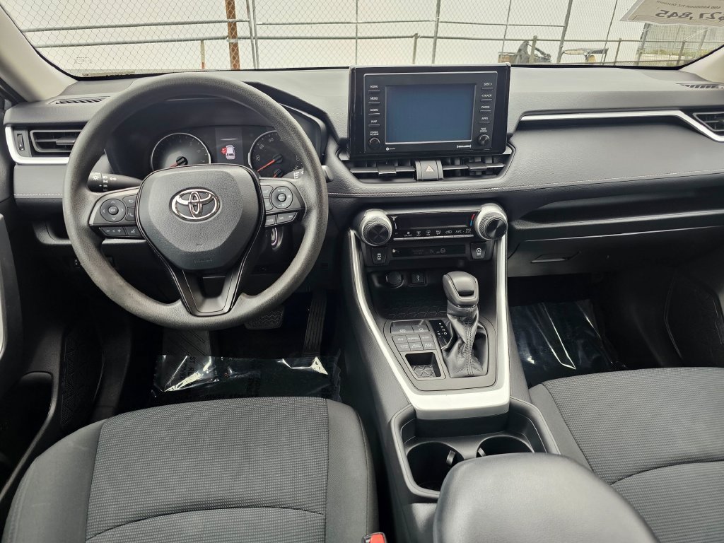 Certified 2021 Toyota RAV4 LE AWD/4WD image 17