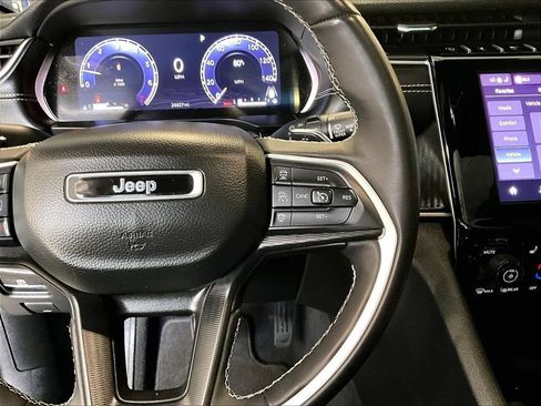 Used 2023 Jeep Grand Cherokee Altitude AWD/4WD image 25