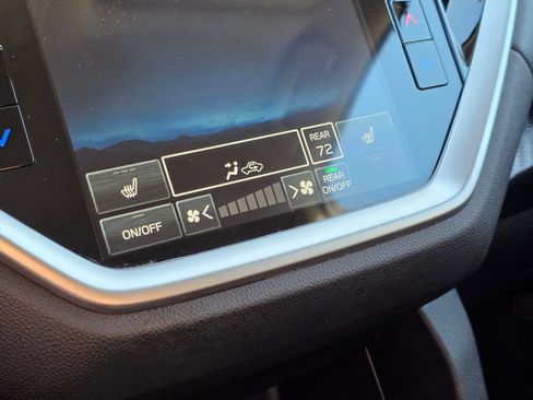 Used 2024 Subaru Ascent Premium w/ Convenience Package AWD/4WD image 32