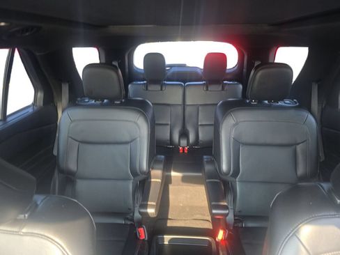 Used 2020 Ford Explorer Limited w/ Class III Trailer Tow Package AWD/4WD image 10